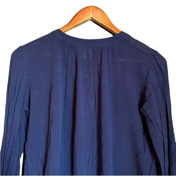 3 for $30! Jennifer Lopez navy shirt with embellishments - Picture 3 of 13